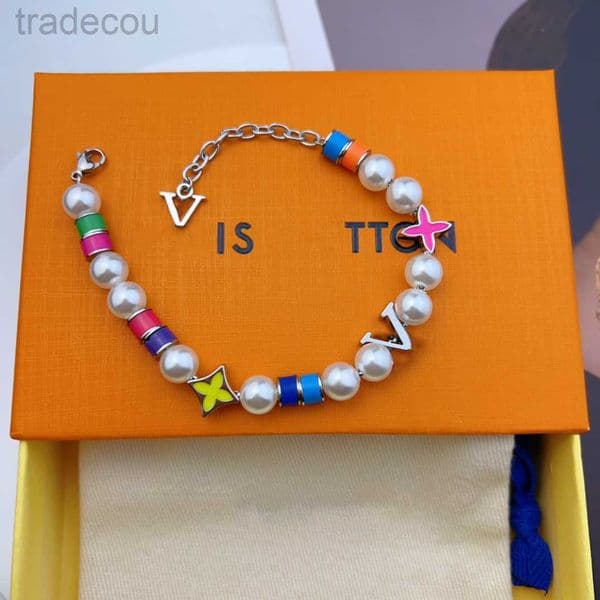 Designer bracelet for Women coral bracelet designer for women horseshoe buckle Trendy Elegant String of Beads Party charm Jewelry Gift Wholesale nice