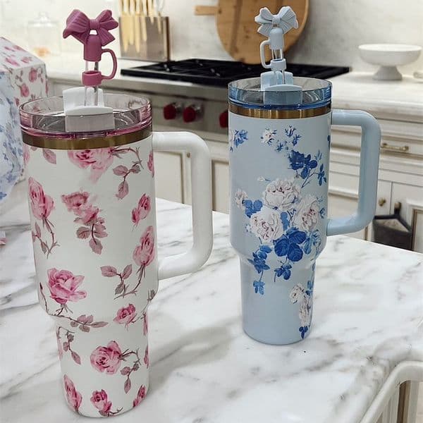 US Stock 40 OZ Love Shack Fancy Floral Cups With Bow Cap Stainless Steel Tumblers with handle Lid and Straw Purple Stars Car Mugs Chocolate Gold Water Bottles
