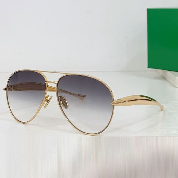 Luxury Mens and Womens designer sunglasses, classic brand fashion design sunglasses, sun protection radiation, top-notch sunglasses