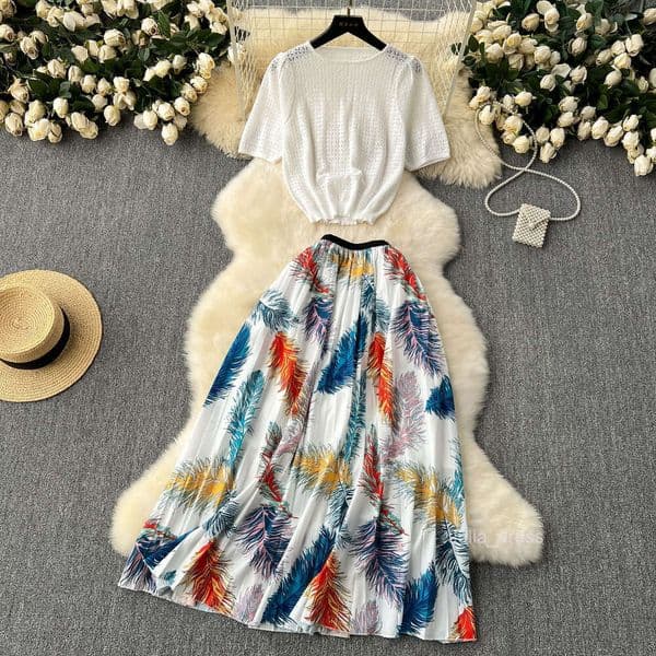 Salt style womens clothing light mature style two-piece set with hollowed out short sleeved knitted sweater top high waisted printed pleated skirt