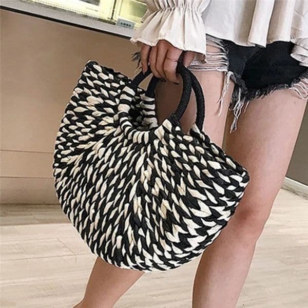 New Free Shipping Designer Bag Lattan Willow Half Round Bag Fashion Large Capacity Womens Leisure Travel Handbag