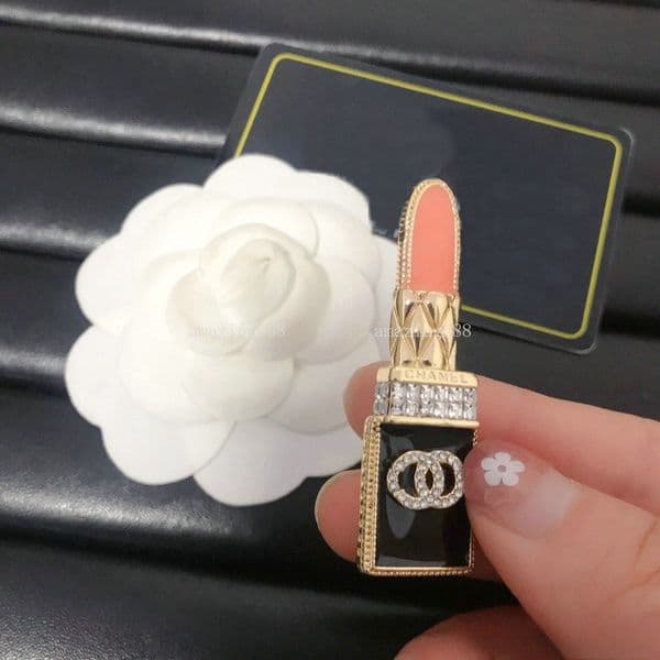 Luxury Designer Brooches Brand Letters 18K Gold Plated Brooch Pin Women Jewelry Loves Wedding Party Gift