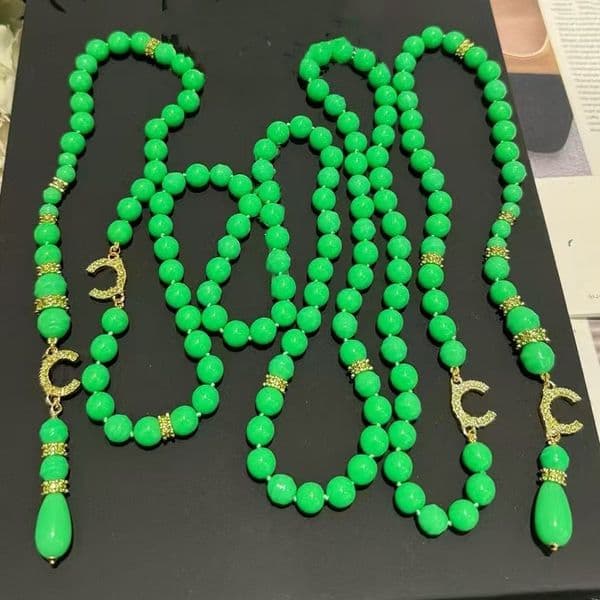 2025 Designer Fashion Women Necklace Yellow Gold Plated Bling CZ Letters Green Beans Chains Necklace For Girls Women Luxury Jewelry Gift