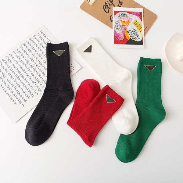 Designer Socks For Men Classic Black White Summer Cotton Breathable Mens And Womens Athleisure Five Pair Solid Color Fashion Basketball Football Couple Sports Sock