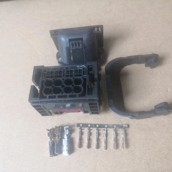 1/2/5/10pcs/lot TE 32 Pin ECU Connector Plug With 3pcs Big Terminal And 6pcs Small Pins For BMW MD1/MG1 1-2208852-1 9 302 478 01