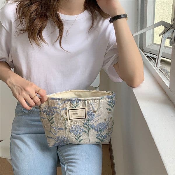 Cream Color Blue Flower Makeup Case Pouch Canvas Large Capacity Hand Storage Bag Pouch Retro Fresh Women's Cosmetic Bags