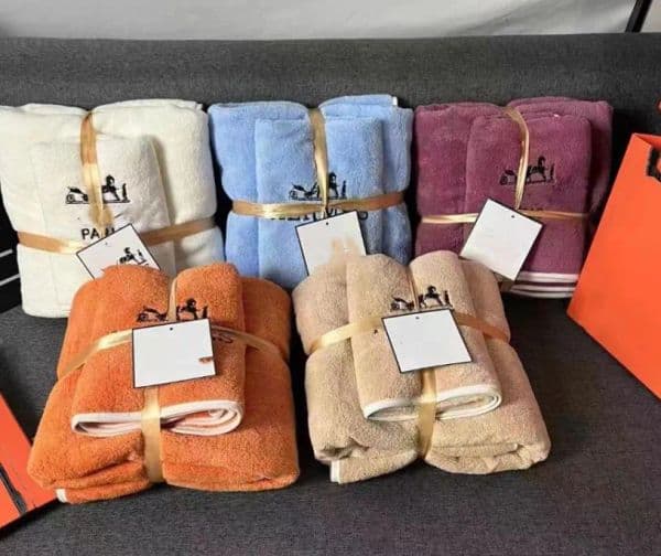 Luxury Bath Towel Set Coral Velvet Designer Towel Letter Face Towels Absorbent Men Womens Wash Cloths Towels 699