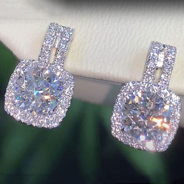 Women's Round Diamond-Cut Cubic Zirconia Stud Earrings with Shiny Crystals - Gold & Platinum Finish for Weddings