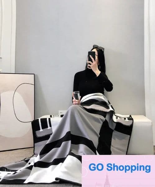 Letter Cashmere Designer Soft Scarf Shawl Portable Warm Plaid Sofa Bed Wool Knit Blanket 165*135cm 750g