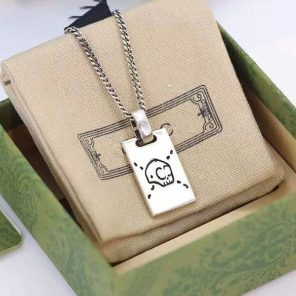 2025 Designer Fashion necklace trendy pendant necklace fine Men and women necklace gift jewelry hundred match jewelry good