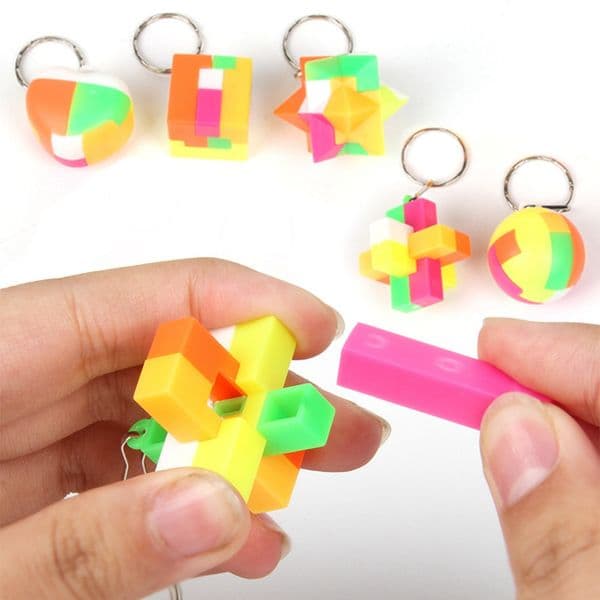 Kong Ming Luban Lock Puzzle Toys Keychain 3x3cm Kids Children 3D Handmade Toy Adult Intellectual Brain Teaser Game Puzzle Educational Toys 1671
