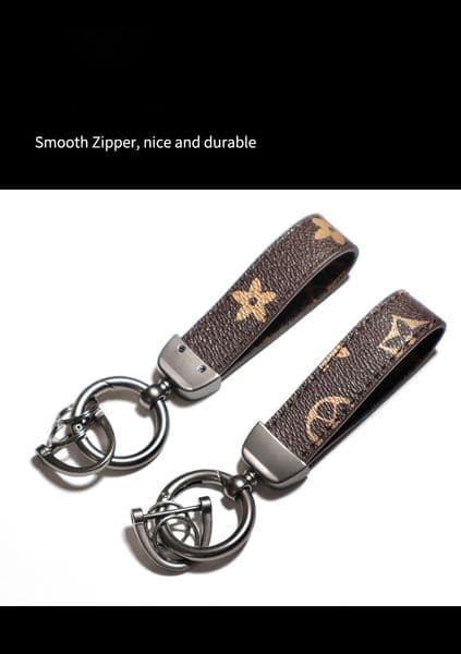 Fashion Accessories Keychains Stylish and Long lasting Men's Leather Belt Clip for Keys Featuring Timeless Design Elements from Prestigious Fashion Lineage