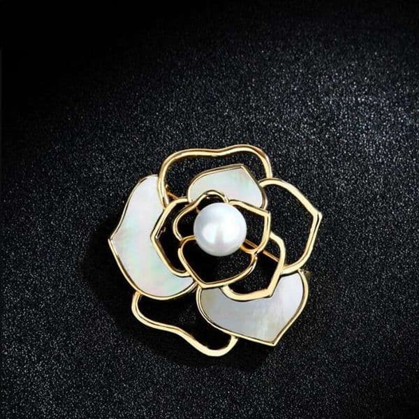 Alloy Korean Style Plate Camellia Hollow Pearl Pin High-end Clothing Accessories Brooch