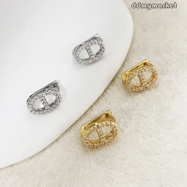 European And American Designer Jewelry Wedding Rings Simple Zircon Pig Nose Earrings Gold Plated High-end Elegant Ear Studs Wholesale ddmymarket