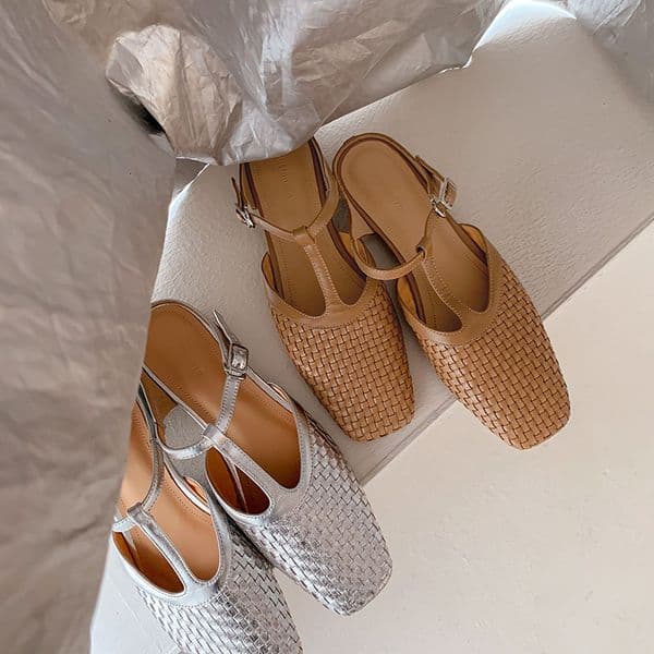Lazy~Fashionable Woven Pattern T-Strap Closed-Toe Slippers for Women Spring Summer Fashion Cool Half-Slip Square-Toe Backless Flat