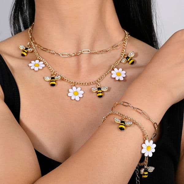 Small Daisy Flower Bee Pendant Double Layer Necklace Bracelet New Pastoral Holiday Style Jewelry Set