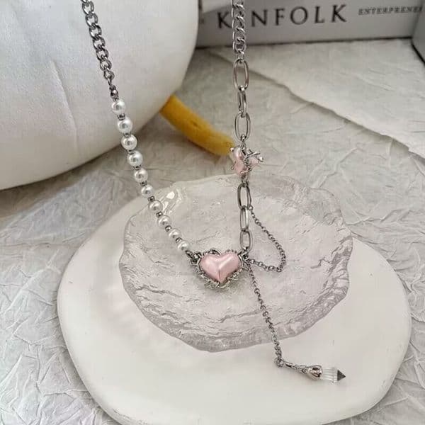 HOT Internet Celebrity freight free Pink Thorn Heart Design Light Hot Girl NEW Sweet Cool Necklace Personality Temperament Collarbone Chain