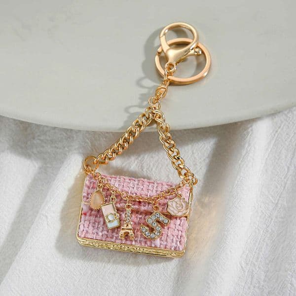 Dhessentials Fashion Alloy Keychain Gift Set Luxury Metal Keychain With Soft Velvet Suitable For Wedding Designer Brand Bag Birthday Travel Graduation Party 11