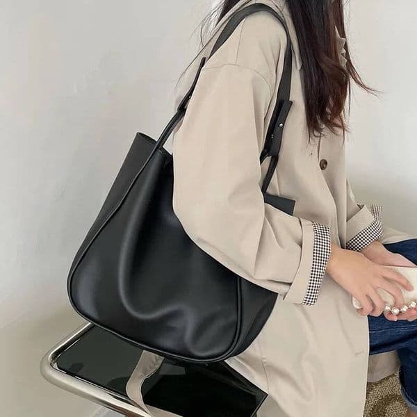 Large Capacity Bag For Women In New Fashionable Retro Work Commuting Tote Bag Niche Single Shoulder Underarm Bag Designer Bag