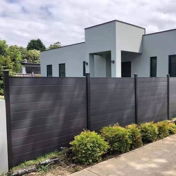 High Quality Light Gray No Maintenance Waterproof Artificial Wood Plastic Fence