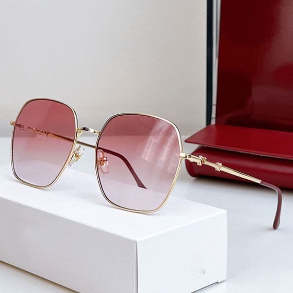Designer oversized metal square sunglasses New Fashion Women Luxury Gold metal frame Outdoor beach personalized ladies