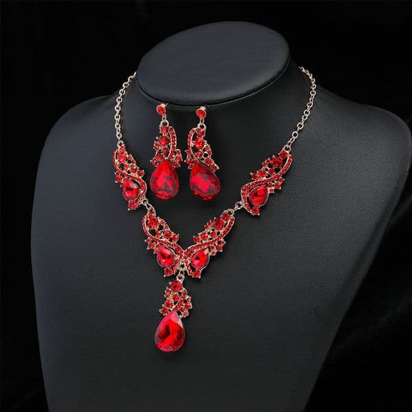 Earrings Necklace Jewelry Sets Retro Styled Chain Link Necklace and Stud Earing Combo by Cross Border Collection | Ideal Accessory for Evening Gowns