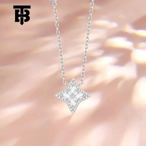 Free Shipping For New Designer Accessories White With Steel Stamp Four-pointed Star Radiance Series Necklace For Women Opal Light Luxury Niche Fashion Design Sense