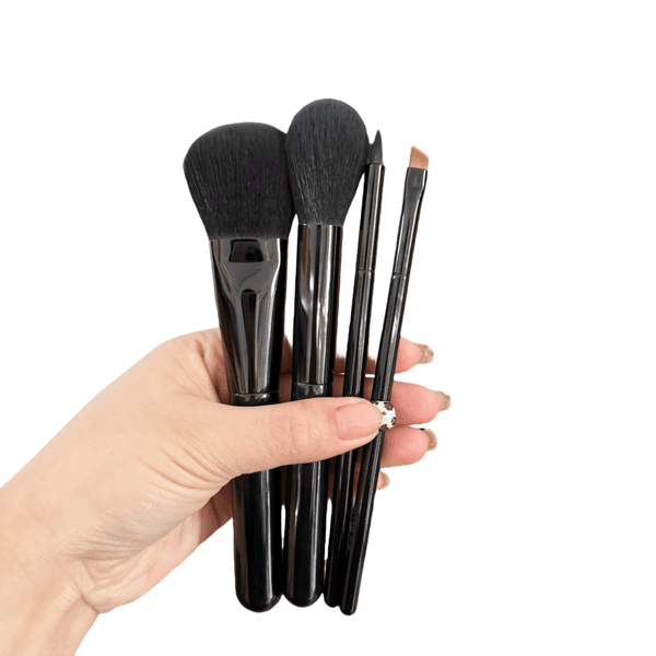 Luxury LES PINCEAUX de Blush No 110 Powder 107 Eye Liner Makeup Brushes Set 4pcs Cosmetic Brush Kit Free shipping