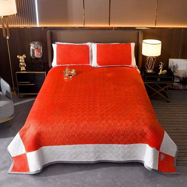 Designer bed cover classic retro cover blanket quilted bed cover manufacturers wholesale double crystal velvet bed cover three sets