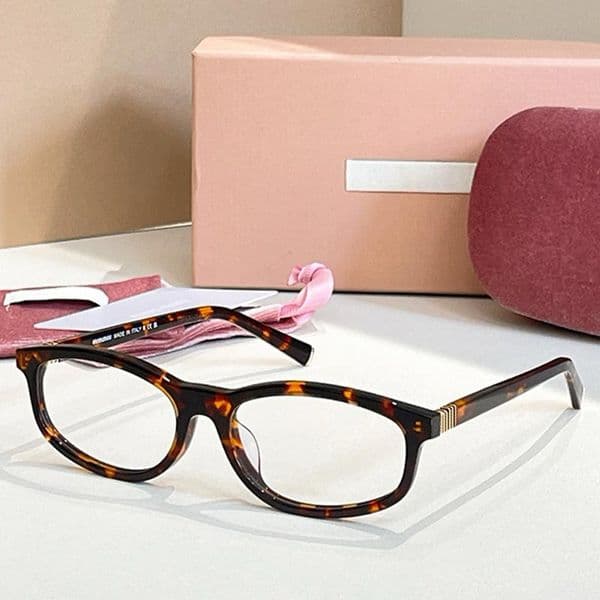 A06 Luxury Women Rectangular Cat Eye Sunglasses Brand Designer Regard Sunglasses Acetate Thin Frame Transparent Lens Casual Womens Eyewear Optical Glasses