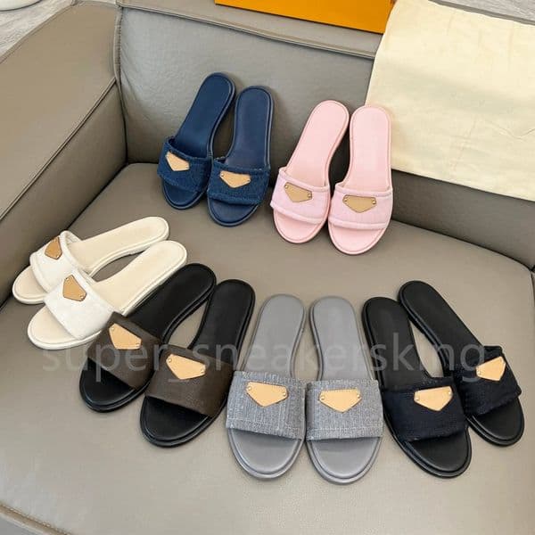 Designer Slippers Lily Sandals Women Flat bottom Slides Summer Casual Flip Flops Outdoors Beach Pool Sliders size 35-42