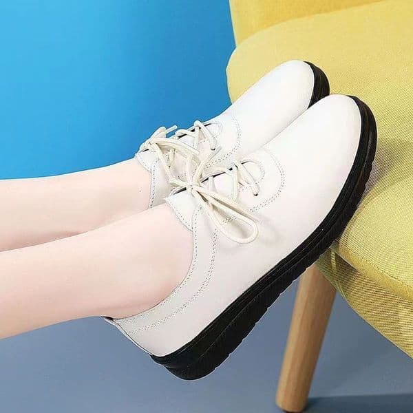 Summer new casual lightweight sports single shoes for women with soft soles, comfortable white, fashionable and multifunctional leather shoes