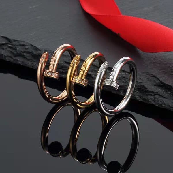 Fashion brand Love Ring Luxury Diamond Ring Couple Stainless Steel Pair Ring Charm Designer Ring for Men and Women