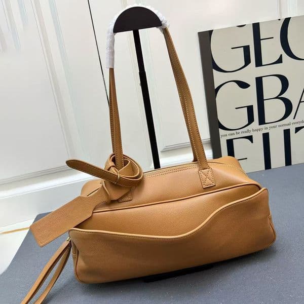 carrie bowling handbag for womens luxury designer bag 2025 tote bags zipped pocket shoulder bag black calfskin gold hardwar leather bag designer clutch bag purse