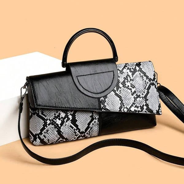 2025 Outdoor Style Free Delivery Designer Korean Version Personalized And Atmospheric Hand-held Bag New Fashion Trend Women's Versatile Handbag