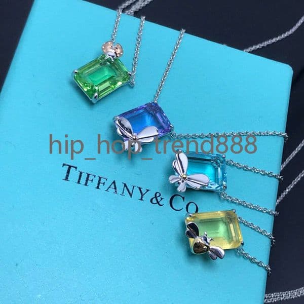 New V Gold Butterfly Platinum Personalized Necklace Womens Sea Blue Treasure moissanite Collar Chain Pendant Instagram Stylegift for women with box