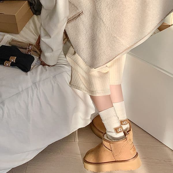 Women Socks 3 Pairs Winter Women's Wool Cashmere Solid Warm Thickened Pile Embroidered Logo Mid-Calf Casual Snow Boot Sock