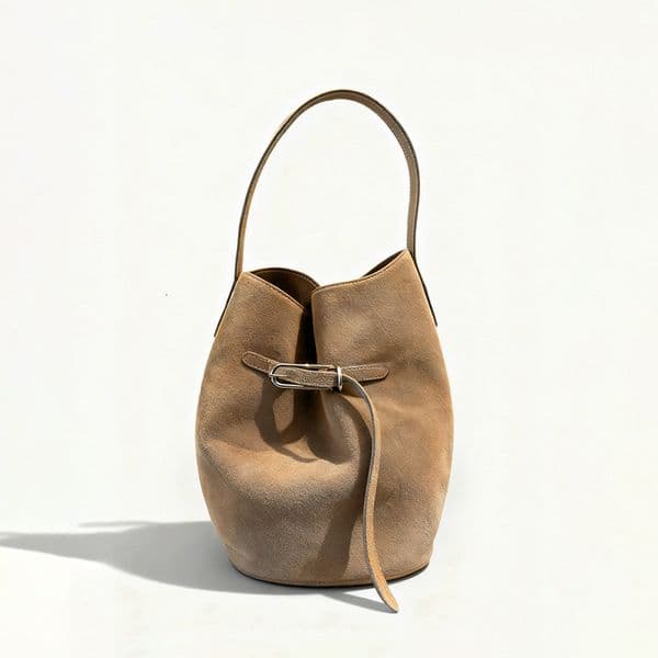 2026 new model Autumn and winter retro frosted bucket bag Korean niche design large capacity tote bag shoulder bag designer hand held leather women s bag
