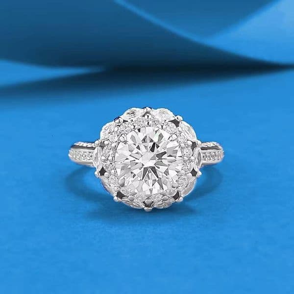 Luxury S925 Sterling Silver Round Cut Bling Zirconia Ring Women Ladies Luxury Engagement Wedding 8mm Diamond Jewelry Custom
