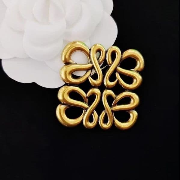 20style Designer 18K Gold Plated Fashion Hollow Pin Diamond insert Lettered Brooches Girl Brooch Gift Wedding Christm Party Jewelry
