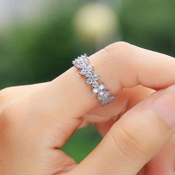Huitan Fashion Women Casual Ring with Small Round Cubic Zirconia for Party Daily Wedding Accessories Anniversary Jewelry