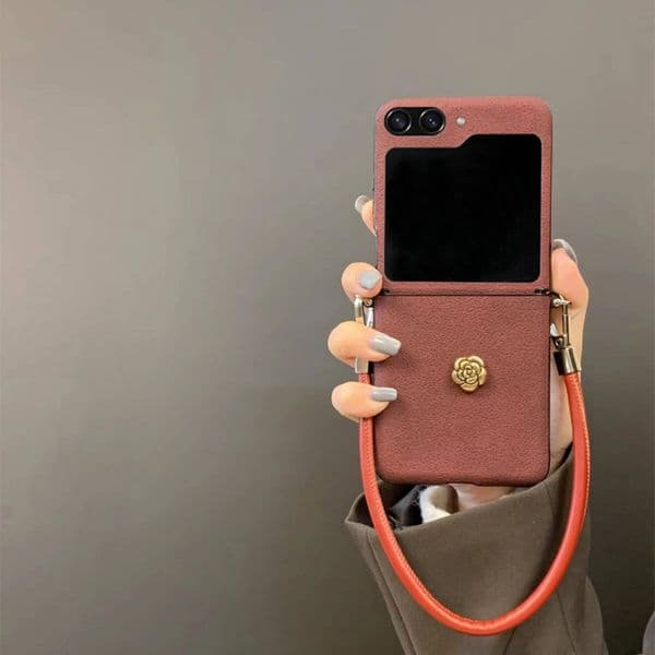 Classic Leather Chain Flower Moon Pit Pattern Case for Samsung Galaxy Zflip7 Zflip6 Xiaomi Mix Flip2 Motorola Razr 60Ultra Cover