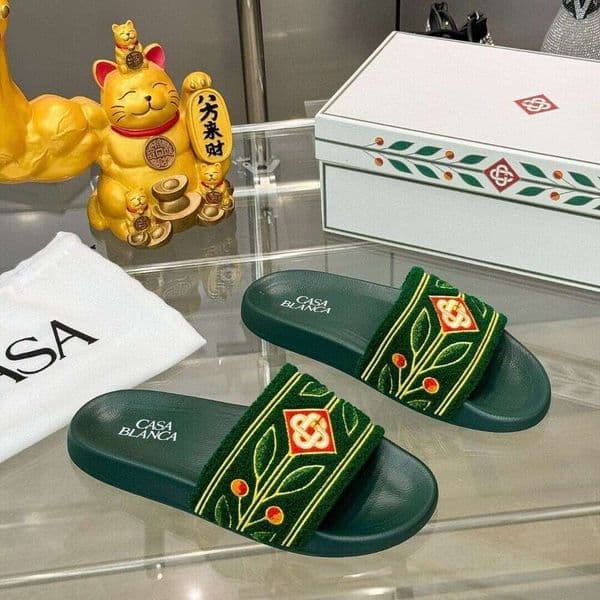 Casablancly Sandals Designer 2025 New Summer Trendy Fashion Mens Outdoor Soft Sole Non-Slip Slide Sandals Casual Beach Sandals Light Luxury Slippers 0E7
