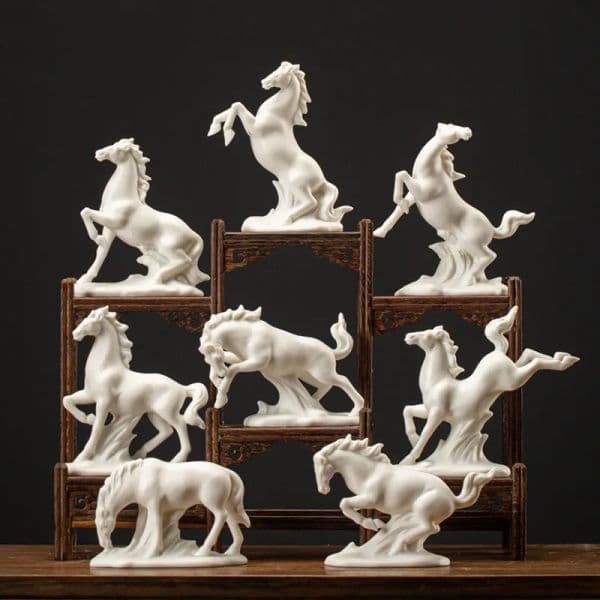 Home Decor Little White Horse Statue Ceramic Animal Lucky Horse Sculpture Living Room Office Desktop Decoration Tea Set Artwork