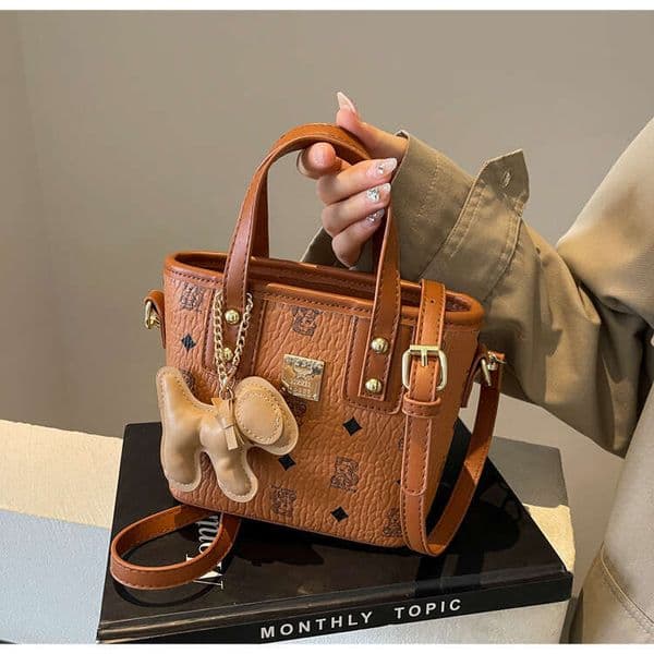 New Fashion Bucket Trendy Graffiti Bear Shoulder Niche High-end Commuting Women's Bag