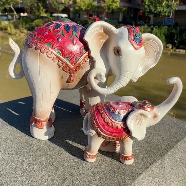 Cross-border outdoor garden resin crafts statue mother and child love elephant home desktop decorations ornaments