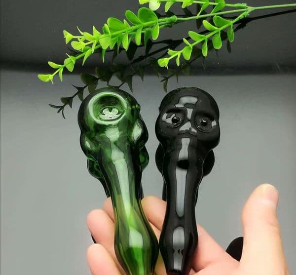 Smoking Pipes Europe and Americaglass pipe bubbler smoking pipe water Glass bong Colored hollow glass skull pipe