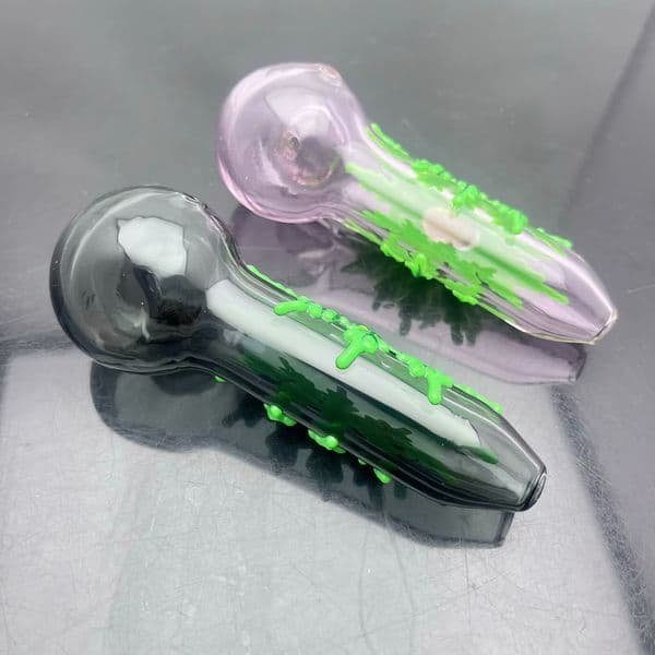 Europe and Americaglass pipe bubbler smoking pipe Classic Night Light Cartoon Shaped Thick Glass Pipe