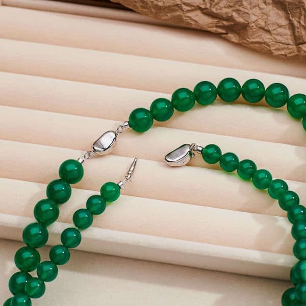 New Chinese Green Jade Beaded Necklace Vintage Yuanbao Clasp Fashion Versatile Light Luxury High-end Ancient Style for Women ddmypluto
