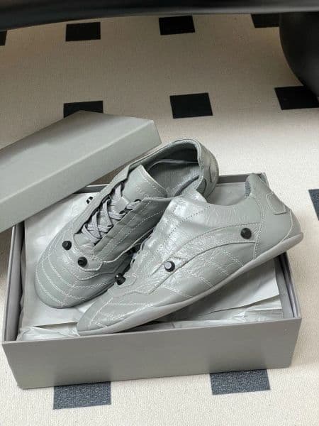 High Quality Women Men Couple City Sneakers Metallized Sheepskin Studs Soft Sheepskin Lightweight Sole Trainer Comfort Hiking Runner Sport Daily Wear Casual